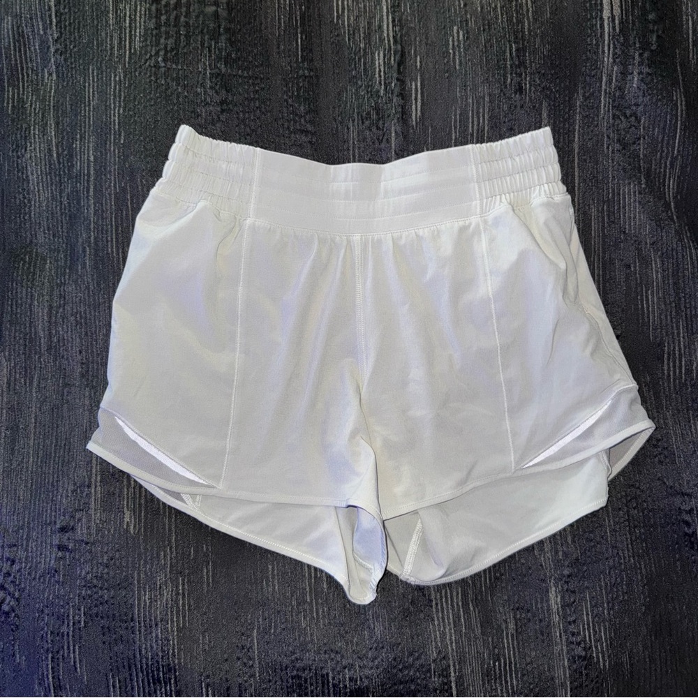 lululemon hotty hot 4” bone